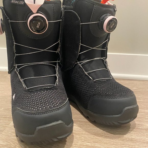 Womens Burton Snowboarding Boots - Picture 5 of 7